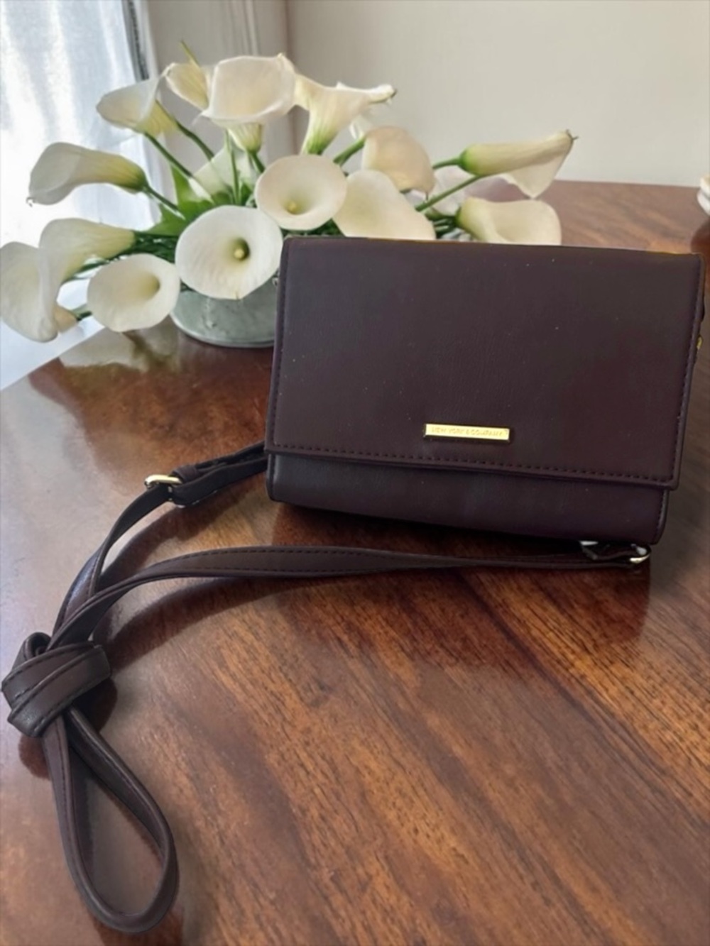 New York & Company Dark Brown Leather Crossbody - Wallet  Bag New Versatile